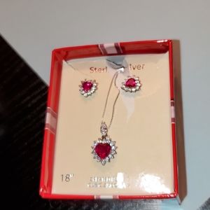 Women or girls Necklace NEW